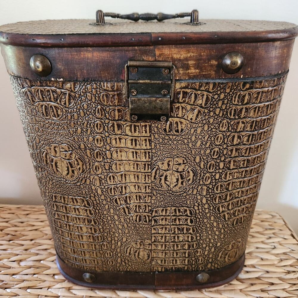 Vintage Faux Alligator Wood Box Storage Wine Carrier Holder